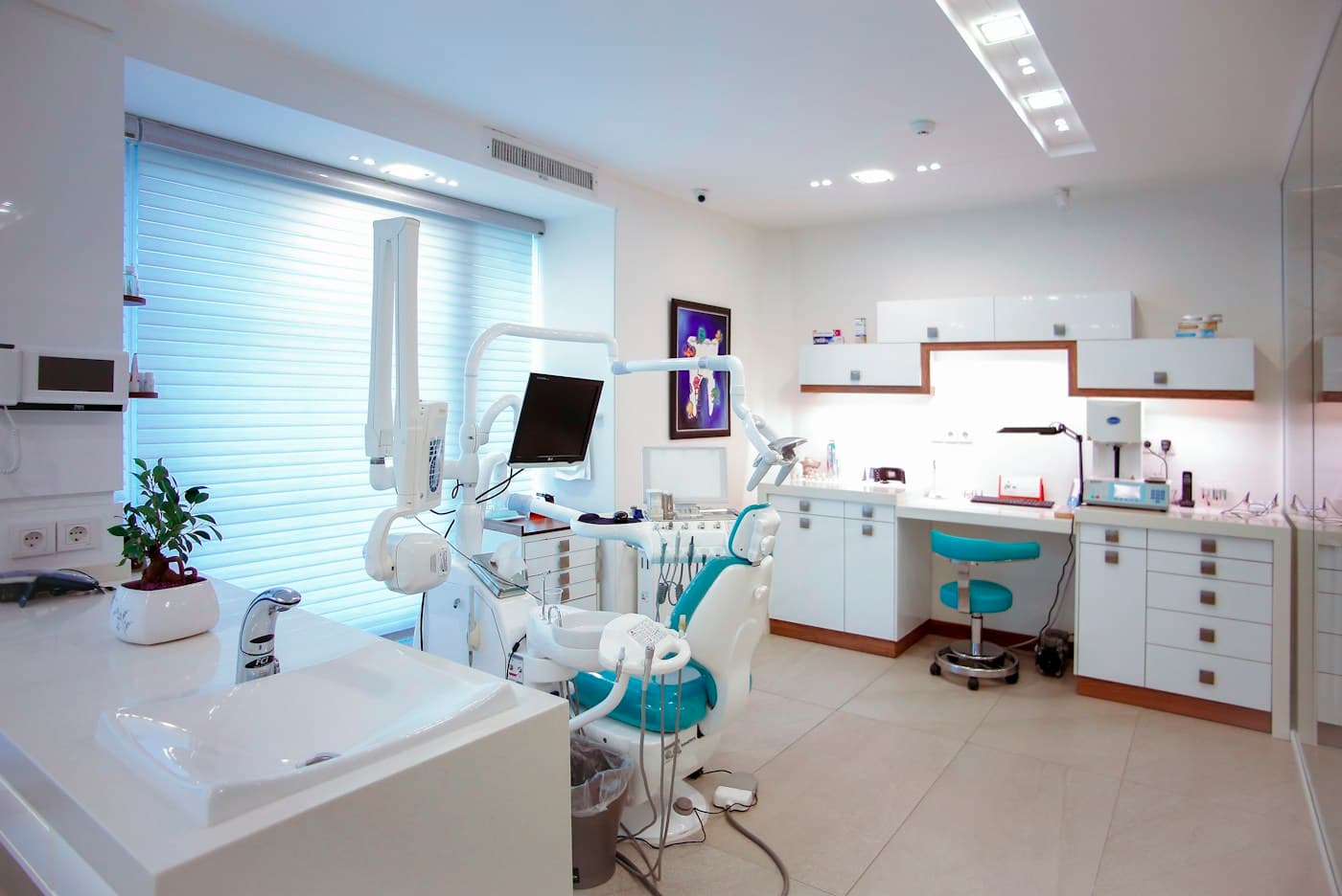 Bright, clean treatment room in a dental clinic